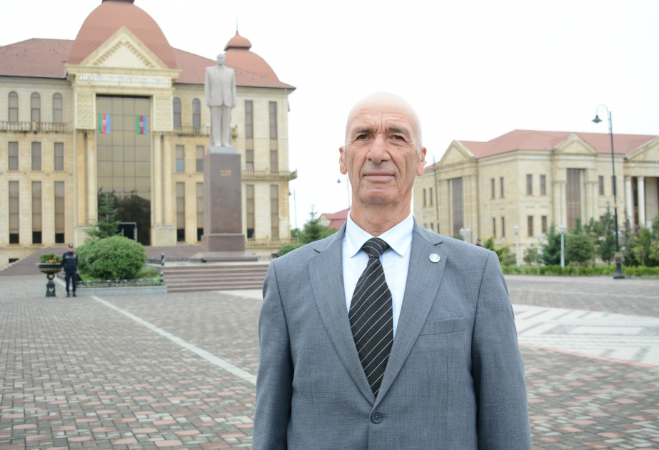 İldırım Məmmədov: Heydər Əliyev həm şəxsiyyət, həm də siyasətçi kimi dahidir