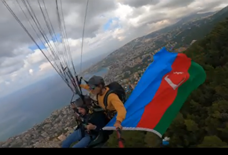Livan səmasında Azərbaycan bayrağı dalğalanıb VİDEO