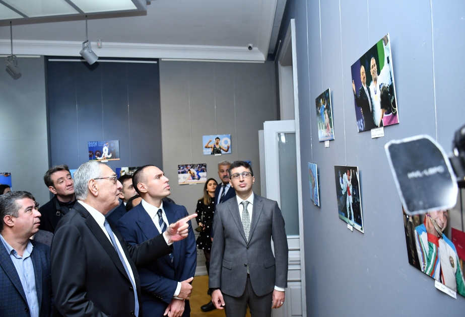 "Azərbaycanda Olimpiya Hərəkatı" fotomüsabiqəsinin iştirakçılarının sərgisinin açılış mərasimi keçirilib