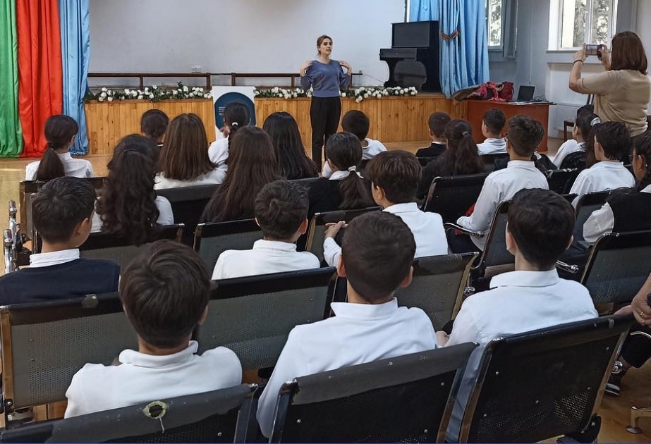 “Sağlamlığı təşviq edən məktəblər” layihəsi üzrə maarifləndirici tədbirlər keçirilib