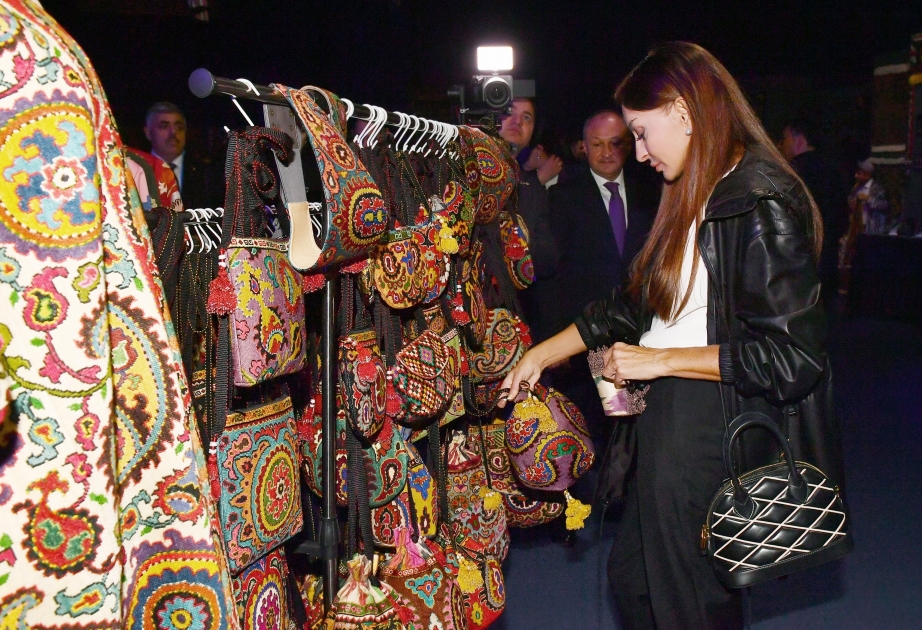 First Lady of Azerbaijan Mehriban Aliyeva viewed “Illusions of time” exhibition in Samarkand VIDEO