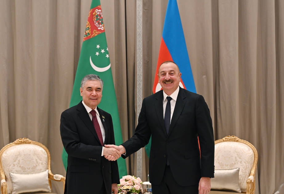 Samarkand: Präsident Ilham Aliyev trifft Gurbanguly Berdimuhamedov VIDEO