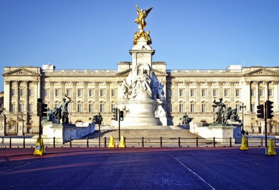 Buckingham Palace - iconic symbol for people of London