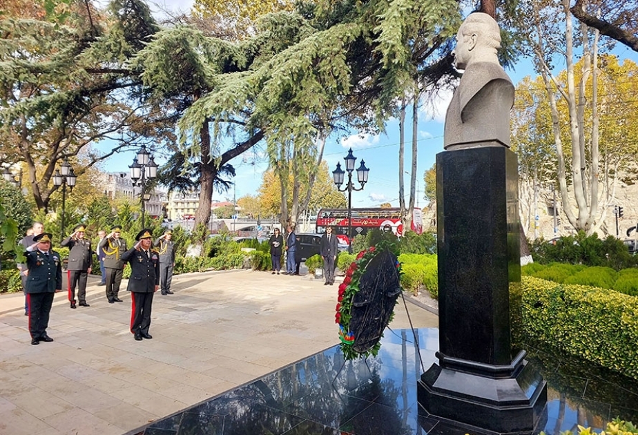 Azərbaycanın müdafiə naziri Gürcüstanda rəsmi səfərdədir