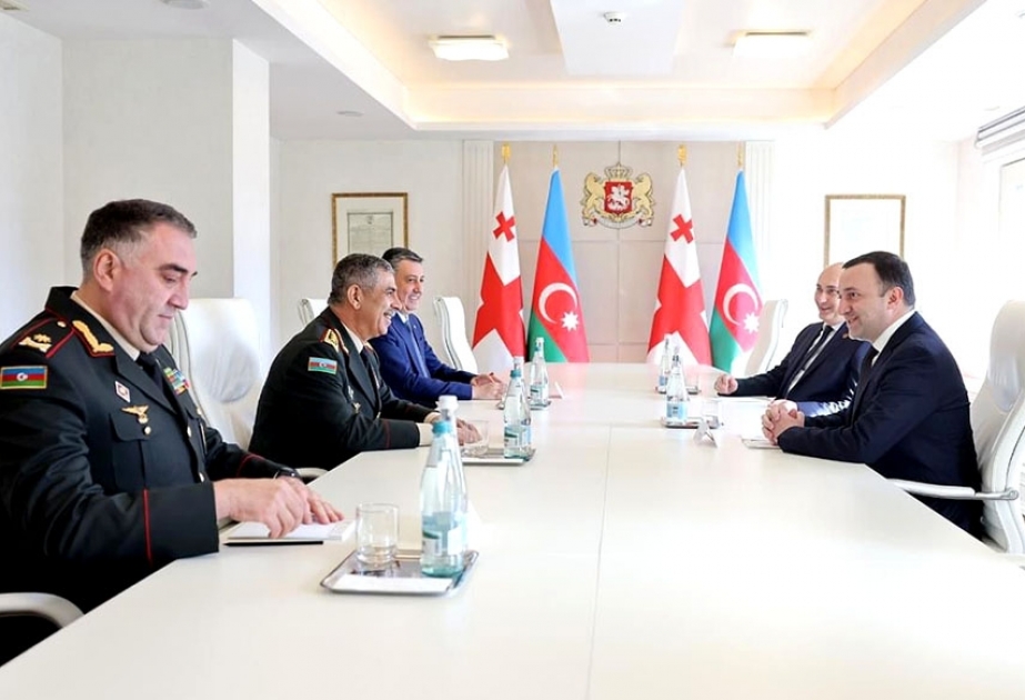 Azərbaycanın müdafiə naziri Gürcüstanın Baş naziri ilə görüşüb
