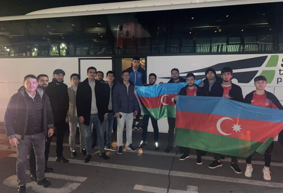 Azərbaycan millisi Kişineu aeroportunda coşqu ilə qarşılanıb