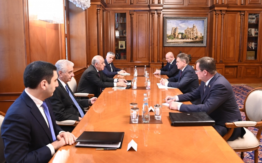 El primer ministro Ali Asadov se reunió con el viceprimer ministro de Bielorrusia