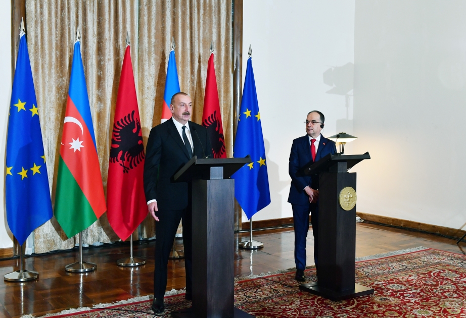 الرئيس علييف: ثمة فرص جيدة غير قطاع الطاقة للتعاون بين أذربيجان وألبانيا