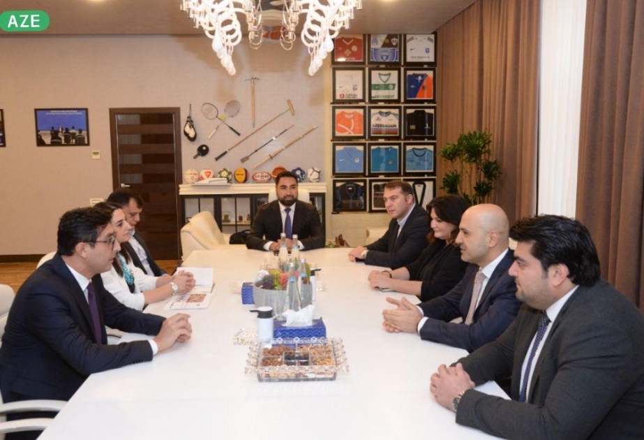 Gənclər və idman naziri Azərbaycan Turizm Agentlikləri Assosiasiyası İdarə Heyətinin sədri ilə görüşüb
