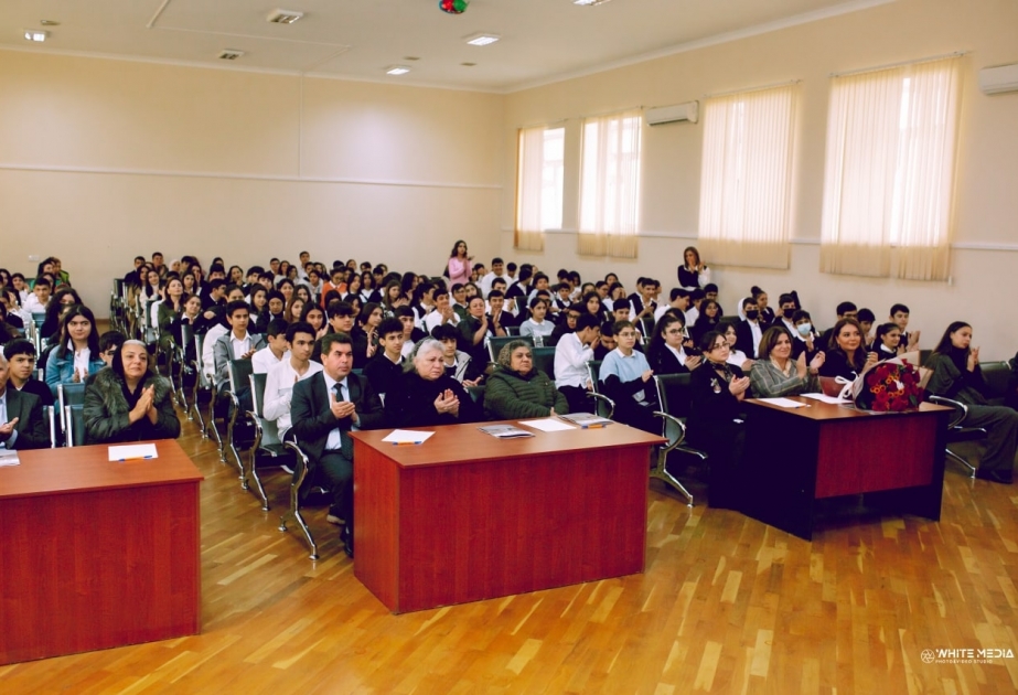 “Şuşanın 270 anı” bədii-sənədli filminin 53 nömrəli məktəbdə təqdimatı olub