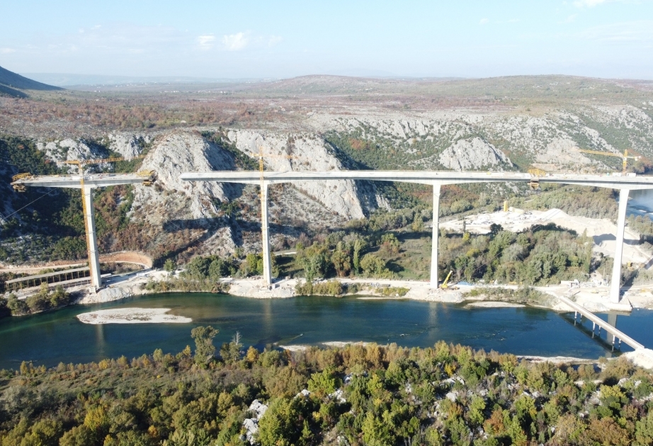 Una empresa azerbaiyana construye el mayor puente de Bosnia y Herzegovina