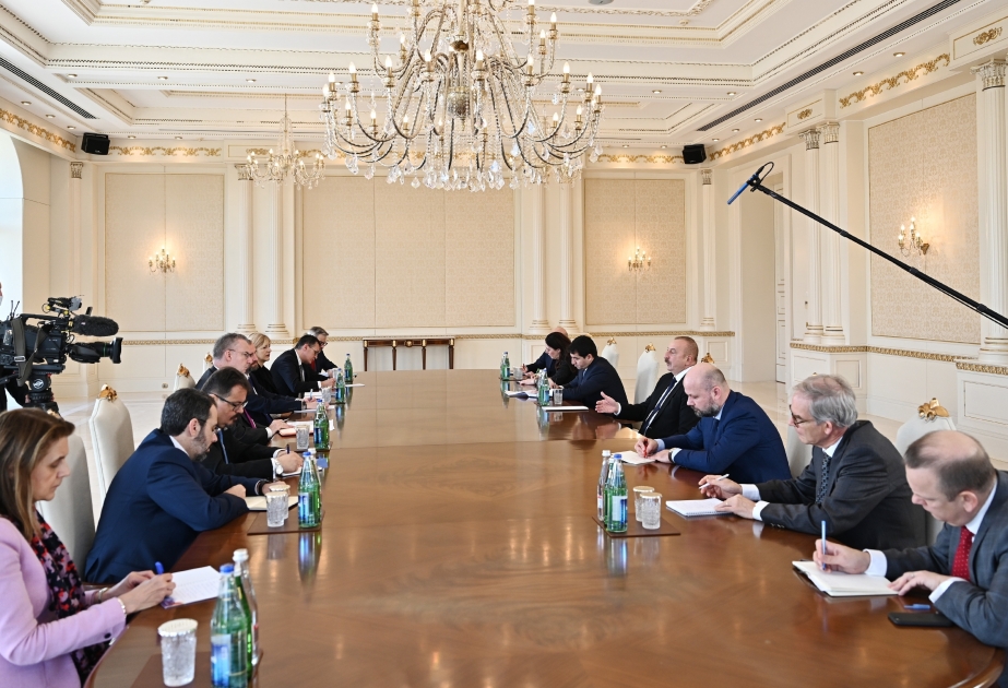Präsident Ilham Aliyev empfängt Delegation unter Leitung des Sonderbeauftragten der Europäischen Union für Östliche Partnerschaft VIDEO