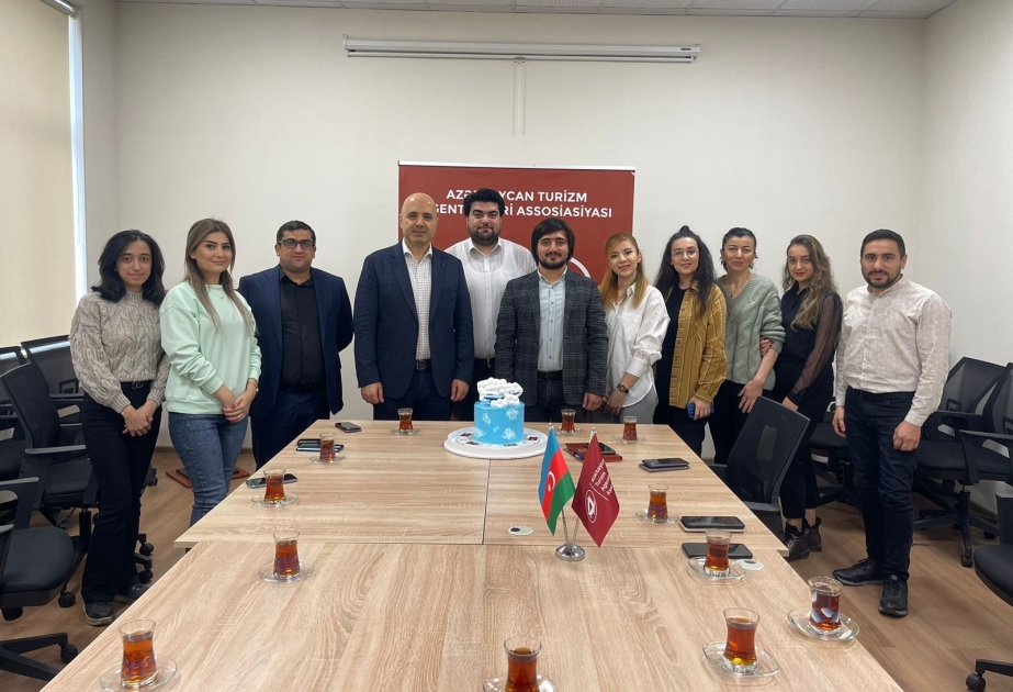 Azərbaycan Turizm Agentlikləri Assosiasiyasının sədri gənc turizm mütəxəssisləri ilə görüşüb