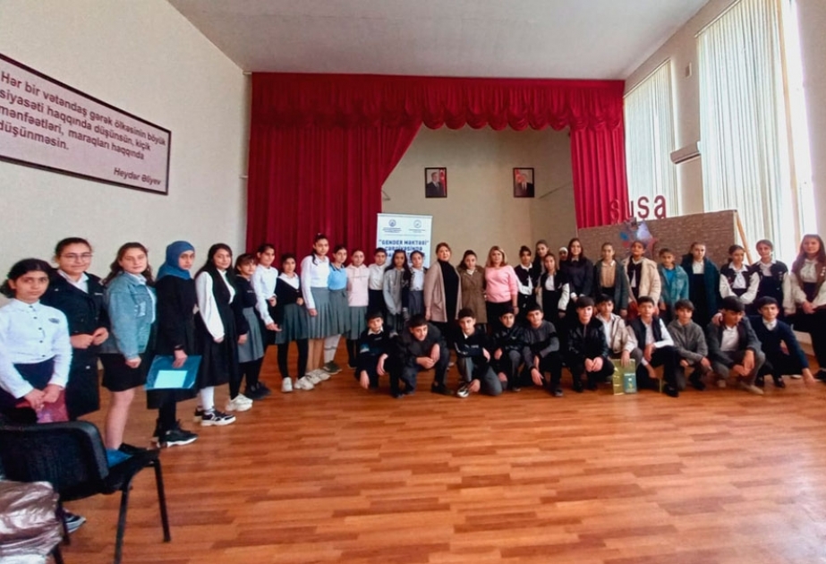 Paytaxt məktəblərində maarifləndirici seminarlar təşkil olunub