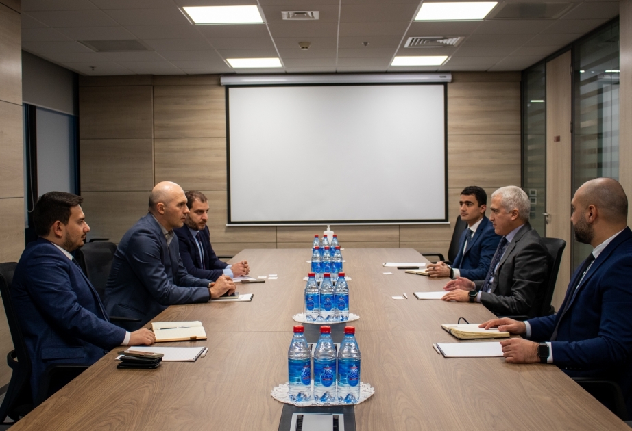 Representatives of Azerbaijan Energy Regulatory Agency and European Bank for Reconstruction and Development hold meeting