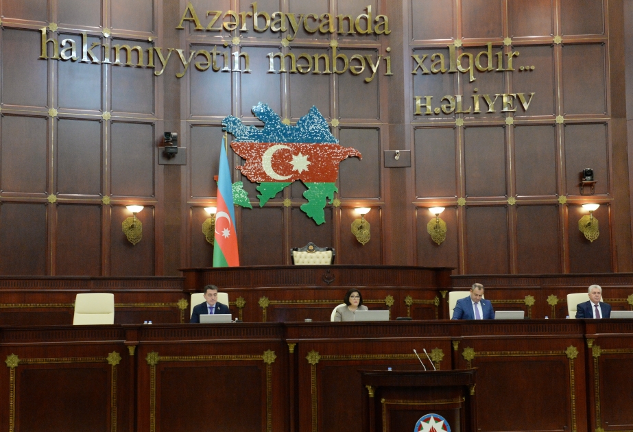 Parlamentin plenar iclasının gündəliyinə altı qanun layihəsi daxil edilib
