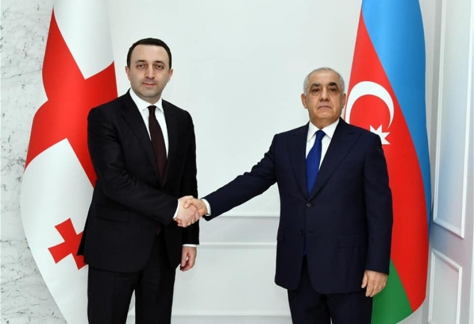 Se mantiene una conversación telefónica entre los primeros ministros de Azerbaiyán y Georgia