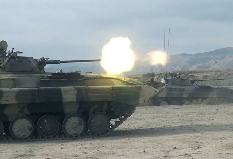 En el Ejército realizó ejercicios tácticos con fuego real