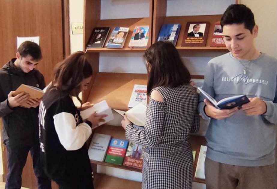 Milli Dirçəliş Günü ilə əlaqədar kitab sərgisi açılıb
