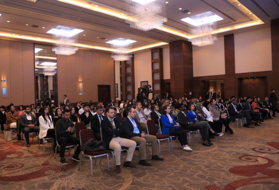 Azərbaycan İnvestisiya və Gənc Sahibkarlar Forumu çərçivəsində panel müzakirələr təşkil olunub