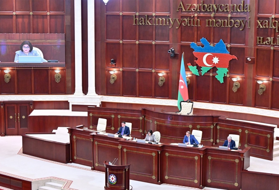 Milli Məclisin iclasında büdcə zərfinə daxil olan sənədlər birinci oxunuşda qəbul edilib