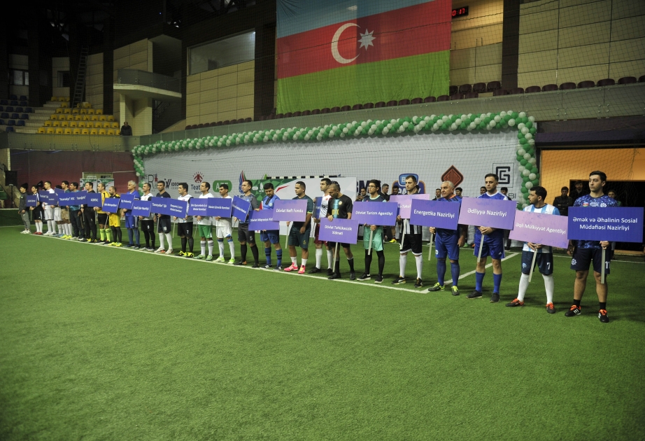 Ulu öndər Heydər Əliyevin 100 illiyinə həsr olunmuş minifutbol turnirinin açılış mərasimi olub VİDEO