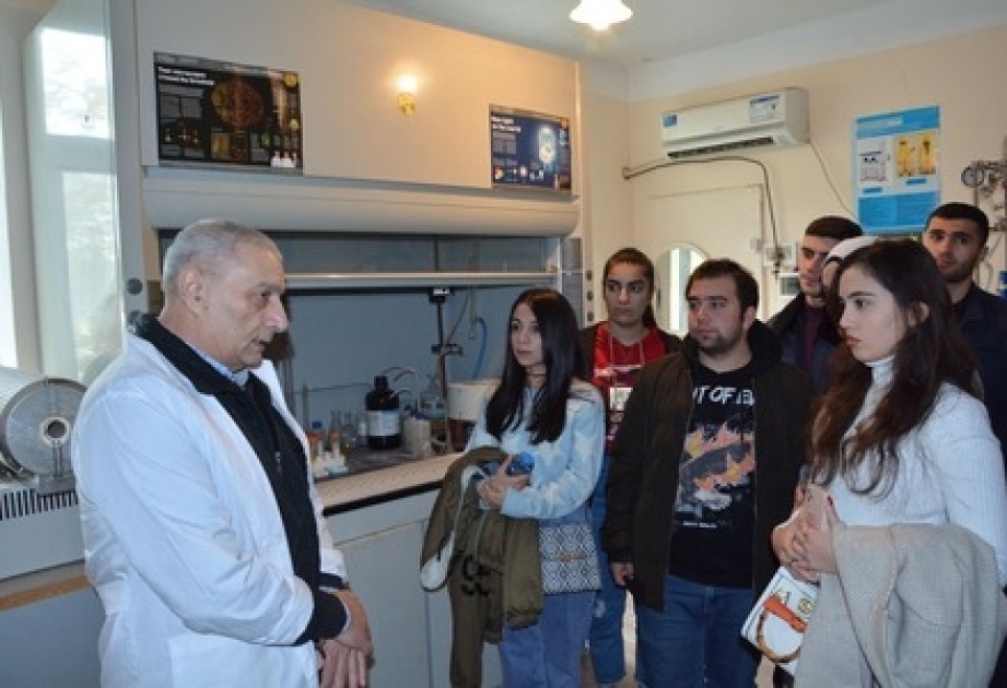 Tələbələrə Radiasiya Problemləri İnstitutunda aparılan tədqiqatlar barədə məlumat verilib