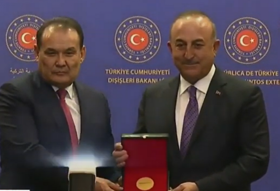 Türkiye presents Distinguished Service Award to former head of Organization of Turkic States