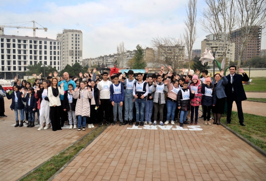 Ümumdünya Uşaq Hüquqları Gününə həsr olunan marafon yürüşü keçirilib