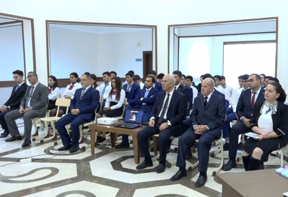 “Naxçıvan” Universitetində üç yeni kitabın təqdimatı keçirilib