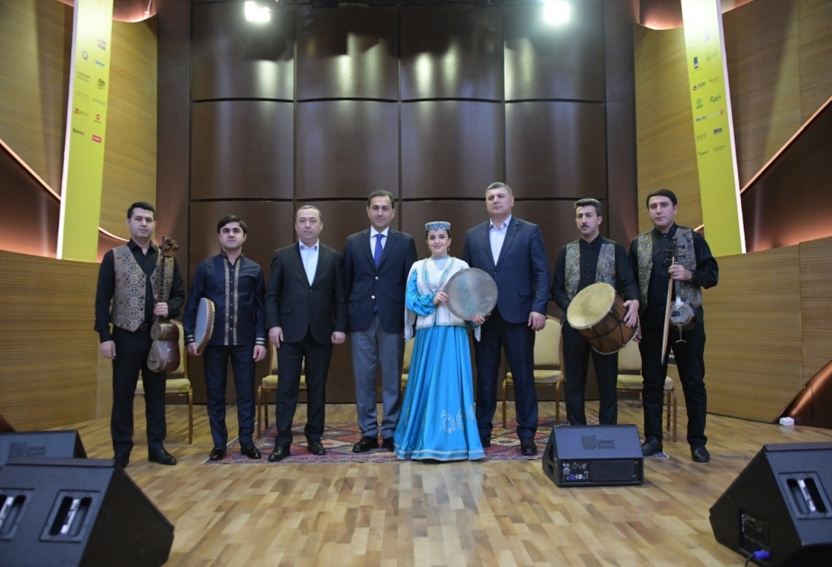 Özbəkistanın mədəniyyət nazirinin birinci müavini Beynəlxalq Muğam Mərkəzinin qonağı olub