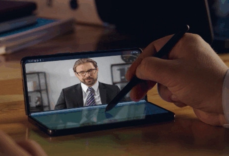 ®  Əlavə heç bir şey. “Galaxy Z Fold4” həyatımızı necə asanlaşdırır (və rəngarəng edir)?