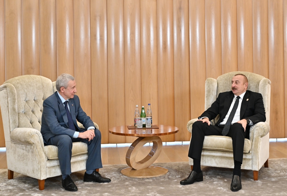 الرئيس علييف يلتقي بعضو مكتب المجلس الأعلى لحزب يئدينايا روسيا الروسي