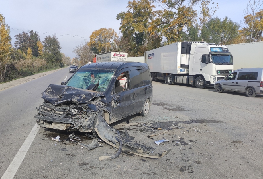 Xaçmazda minik avtomobili “TIR”la toqquşub