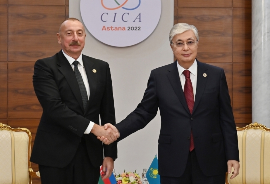 阿塞拜疆与哈萨克斯坦两国总统通电话