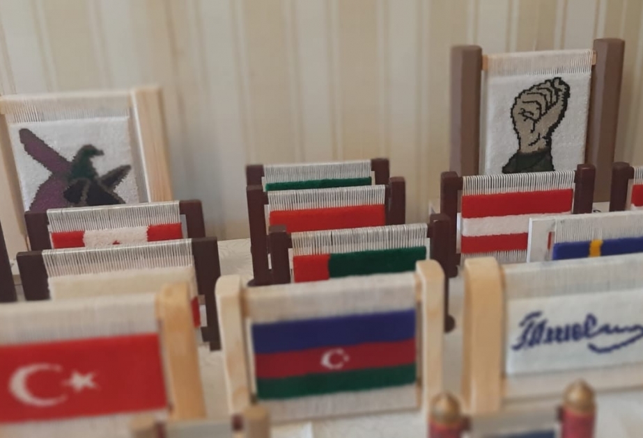 Azərbaycanda dünyanın ən kiçik xalçası toxundu FOTO VİDEO