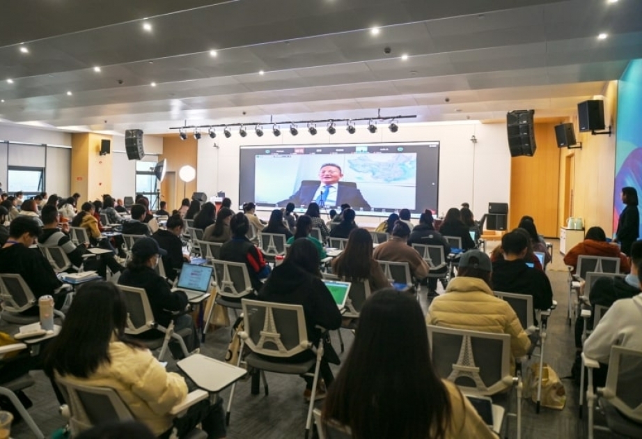 Преподаватели Университета языков приняли участие в международной конференции в Китае