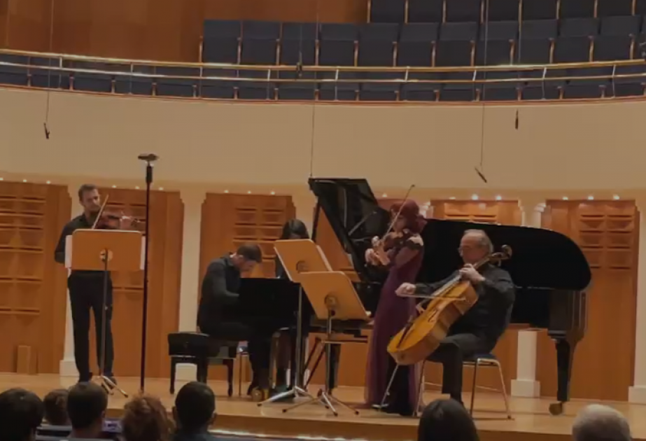 Ankarada Fikrət Əmirovun anadan olmasının yüzilliyi münasibətilə konsert keçirilib