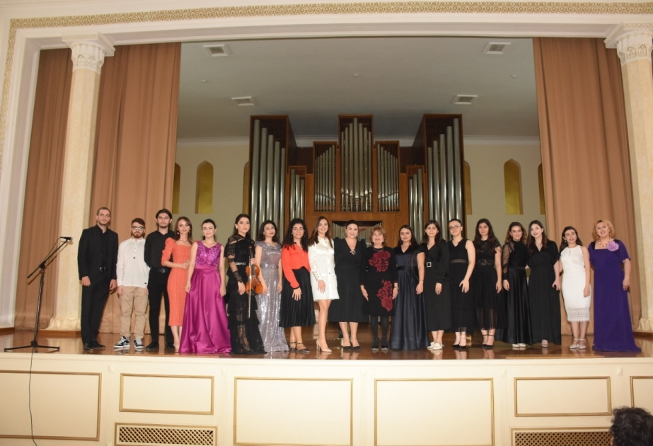 Bakı Musiqi Akademiyasında dosent Gülnarə Əhmədzadənin sinif konserti keçirilib