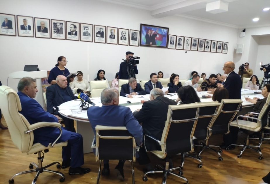 Azərbaycan dilinin yeni orfoepiya normalarının mübahisəli bəndləri ilə bağlı yekun müzakirə keçirilib