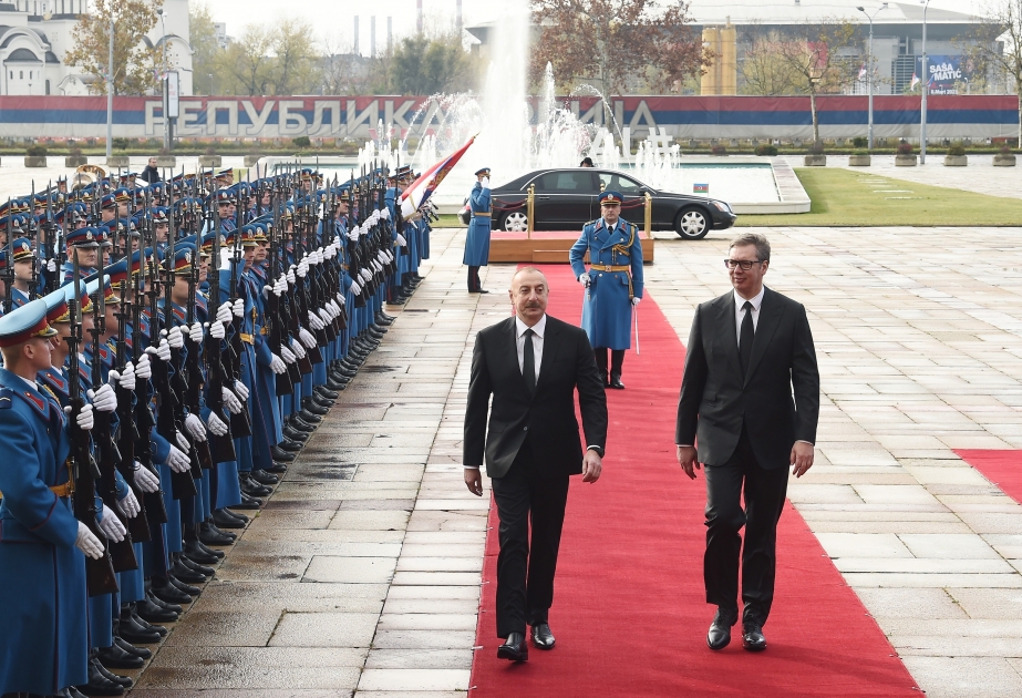Offizieller Empfang von Präsident Ilham Aliyev in Belgrad VIDEO