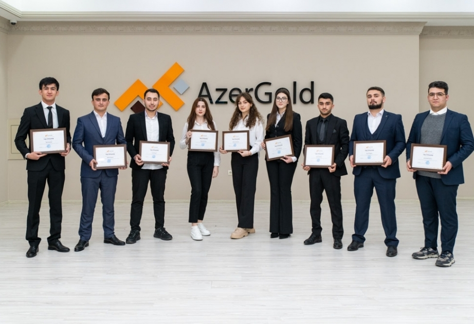 Ali məktəb tələbləri üçün elan edilən “AzerGold” təqaüdünün qalibləri mükafatlandırılıb