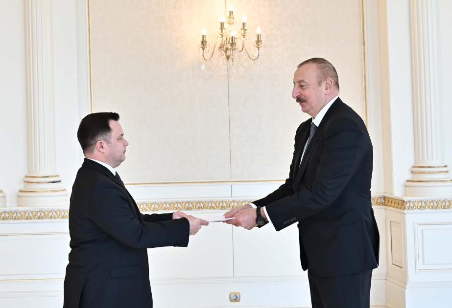 Prezident İlham Əliyev Moldovanın Azərbaycanda yeni təyin olunan səfirinin etimadnaməsini qəbul edib YENİLƏNİB VİDEO