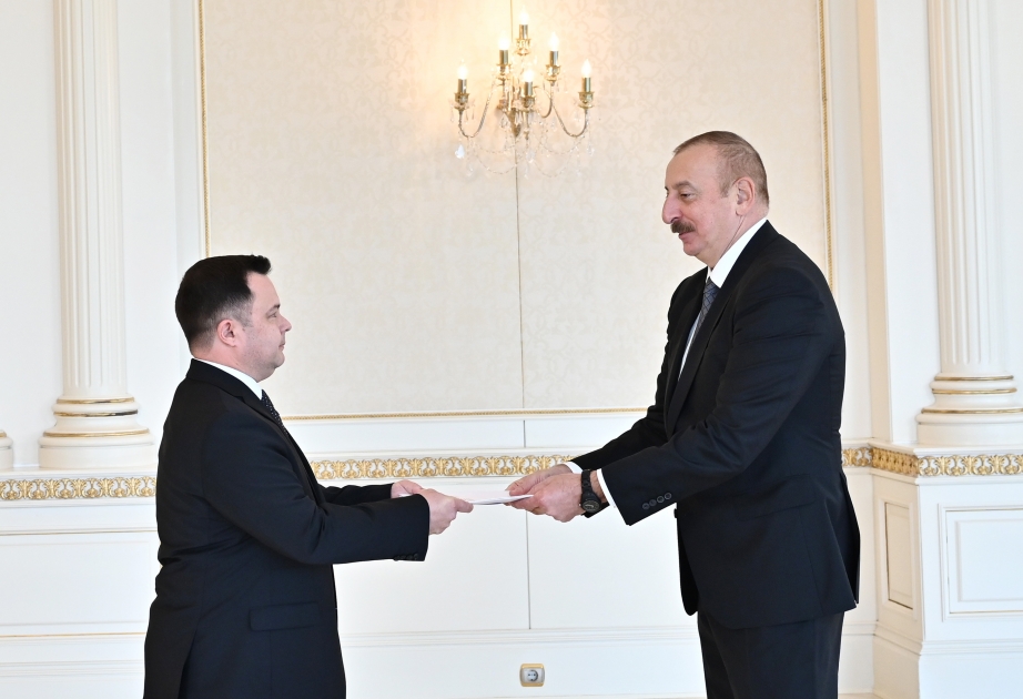Le président de la République reçoit les lettres de créance du nouvel ambassadeur de Moldavie en Azerbaïdjan VIDEO