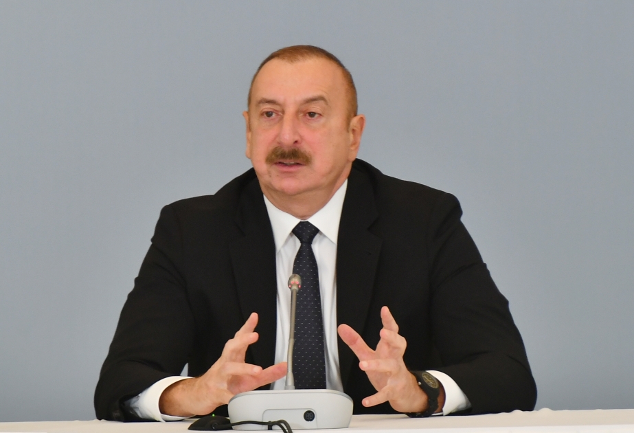 Ilham Aliyev : La position géographique favorable de l’Azerbaïdjan nous permet de jouer un rôle important dans l’établissement des relations
