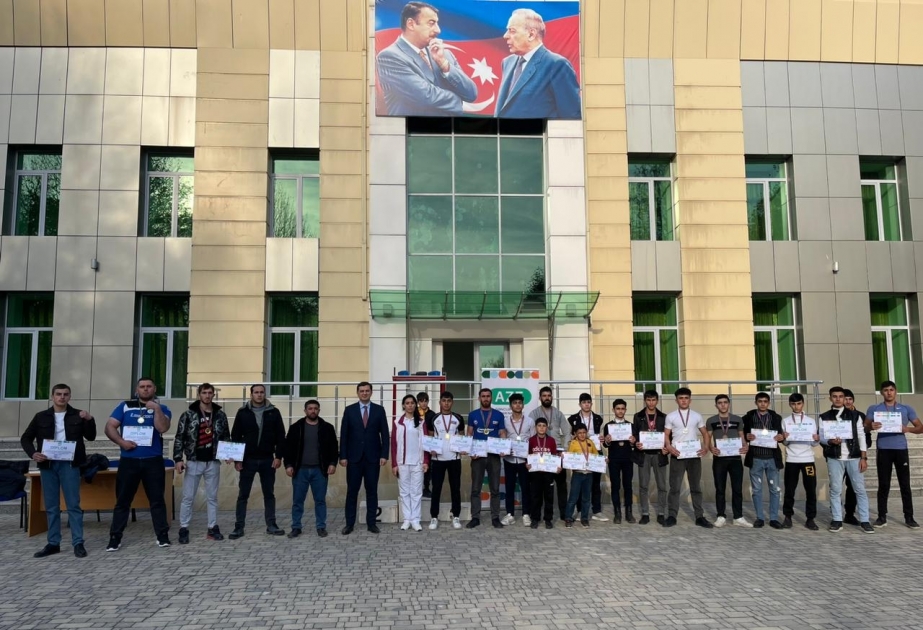 İsmayıllıda qol güləşi üzrə rayon birinciliyi keçirilib
