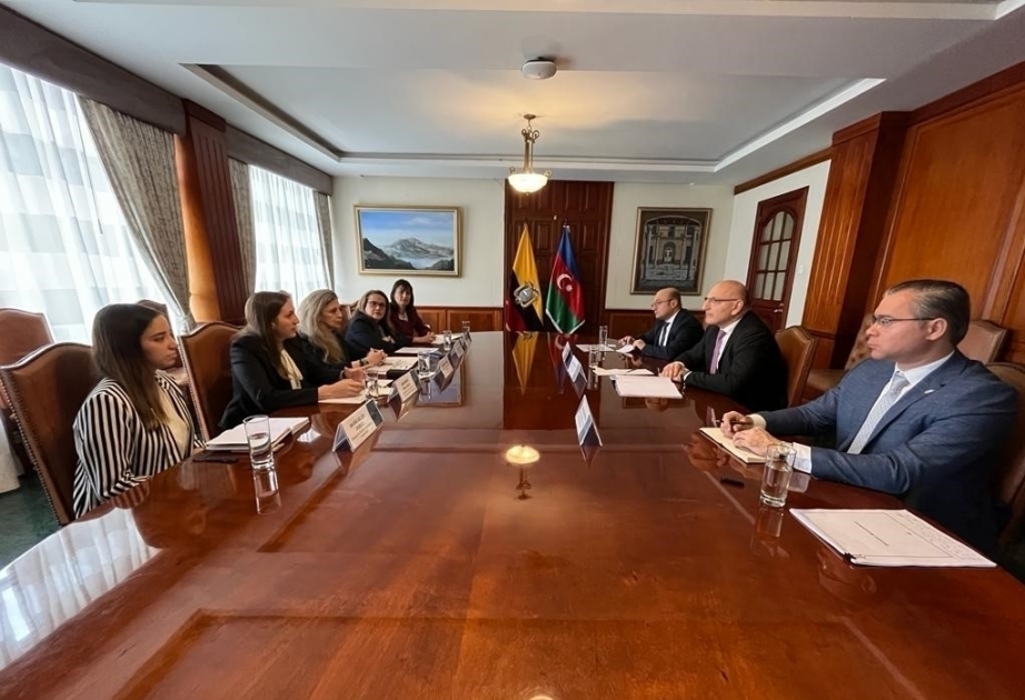 Asistente de la Primera Vicepresidenta informa a los funcionarios ecuatorianos de la desviación de Armenia del proceso de acuerdo de paz