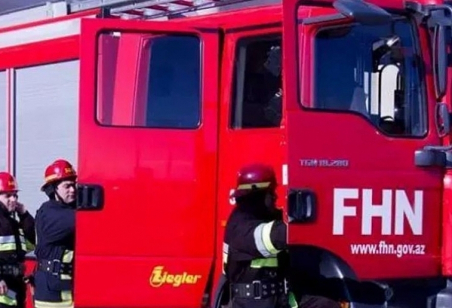Bakıda yaşayış binasında baş verən yanğın söndürülüb