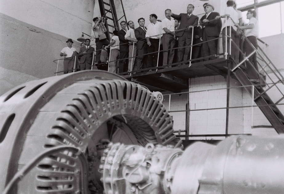 Moments of life given to the people: 1971