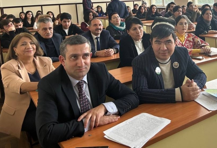 Daşkənd Dövlət Özbək Dili və Ədəbiyyatı Universitetinin professoru BDU-da mühazirə deyib
